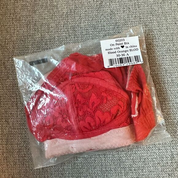 Revolve We Are HAH On Point Bra in Blood Orange Size 30-36A - Picture 2 of 2